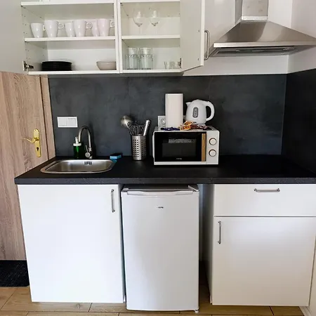 Brand New Penthouse #33 Near Center With Free Parking Διαμέρισμα *