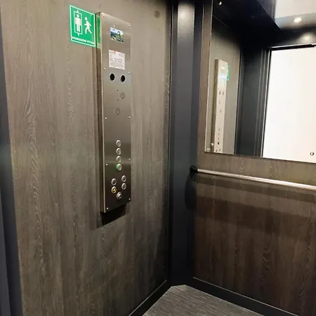 Brand New Penthouse #33 Near Center With Free Parking