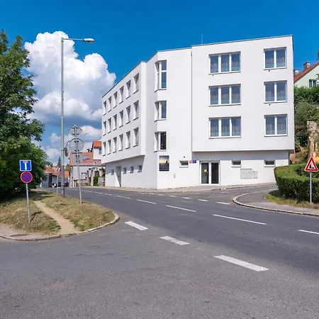 Brand New Penthouse #33 Near Center With Free Parking Πράγα