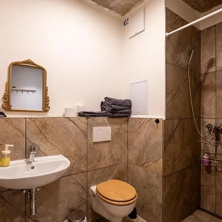 Brand New Penthouse #33 Near Center With Free Parking Διαμέρισμα *